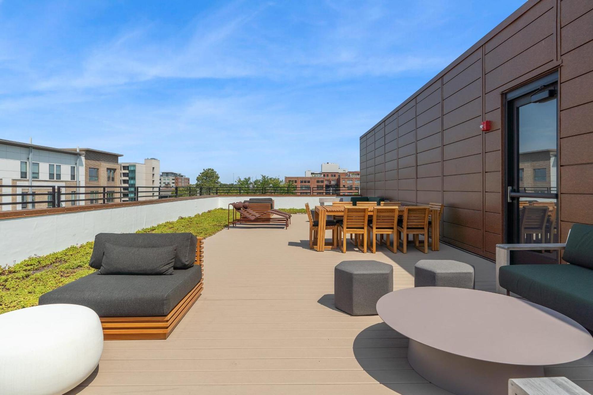 Cozysuites Mass With Parking Lounge & Roof Deck #36 Indianapolis Exterior photo